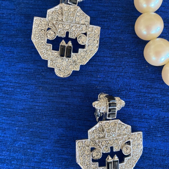 Vintage Pearl Choker Necklace and Clip-on Earring set - Picture 11 of 12